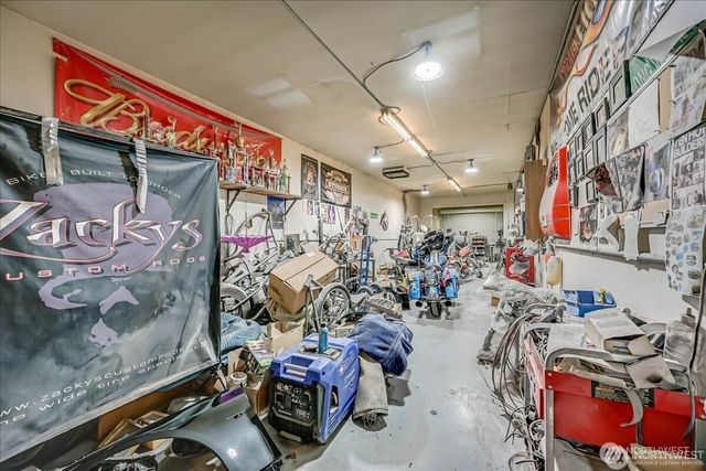 13720 Aurora Avenue N, Seattle, WA 98133