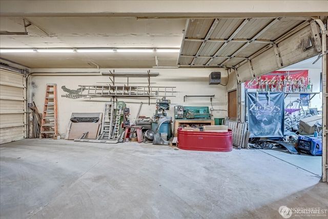 13720 Aurora Avenue N, Seattle, WA 98133