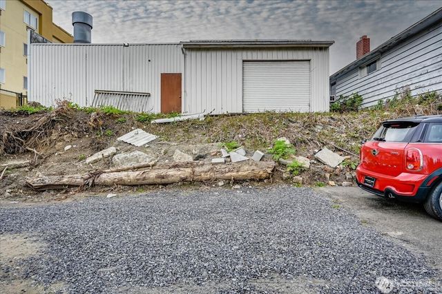 13720 Aurora Avenue N, Seattle, WA 98133