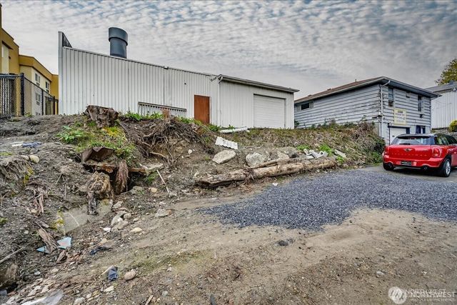 13720 Aurora Avenue N, Seattle, WA 98133