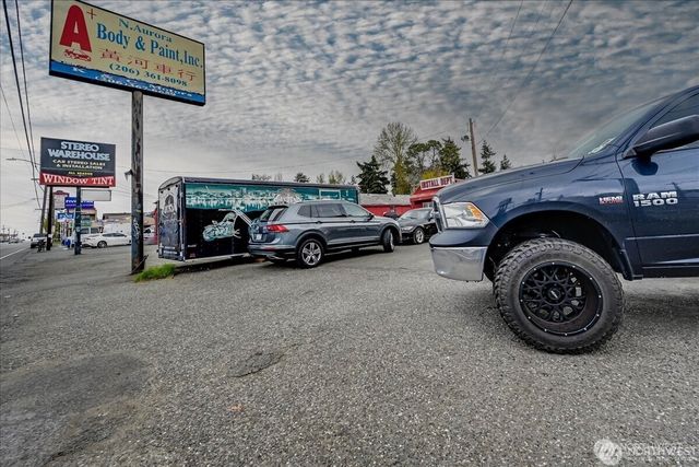 13720 Aurora Avenue N, Seattle, WA 98133