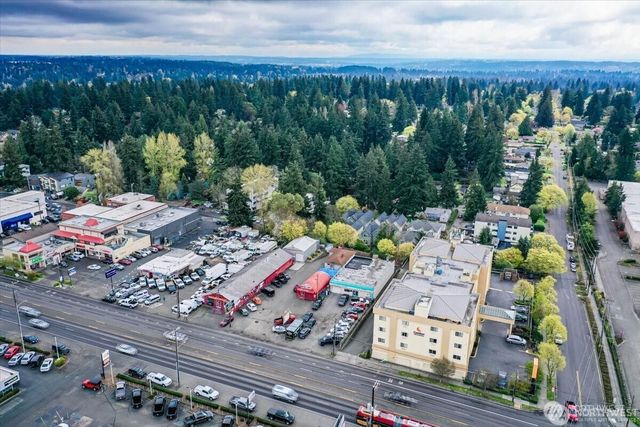 13720 Aurora Avenue N, Seattle, WA 98133