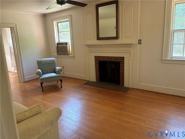 127 Hanover Ave, Colonial Heights, VA 23834