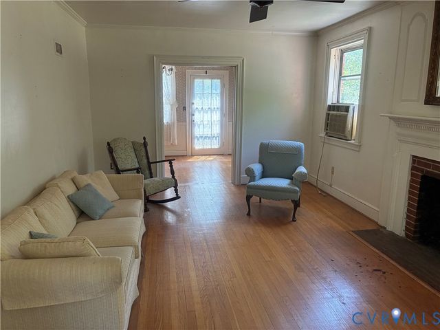 127 Hanover Ave, Colonial Heights, VA 23834