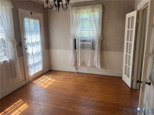 127 Hanover Ave, Colonial Heights, VA 23834