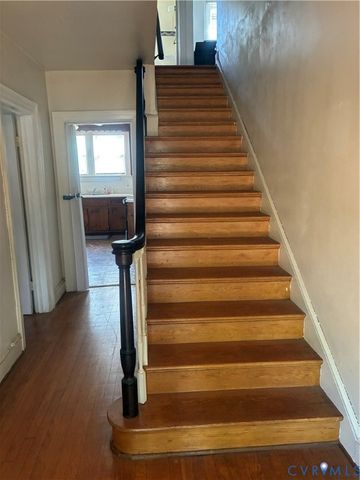 127 Hanover Ave, Colonial Heights, VA 23834