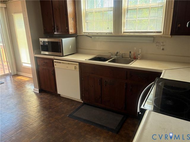 127 Hanover Ave, Colonial Heights, VA 23834