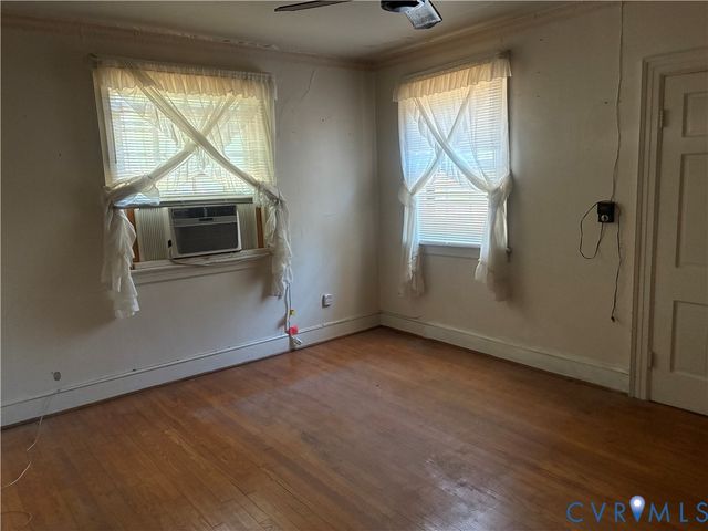 127 Hanover Ave, Colonial Heights, VA 23834