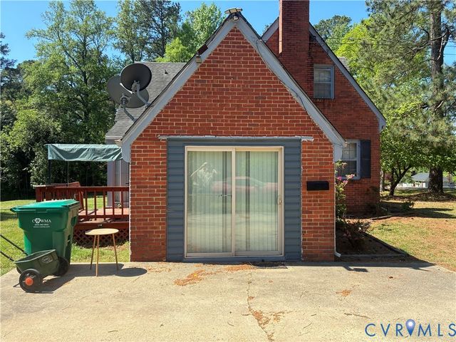 127 Hanover Ave, Colonial Heights, VA 23834