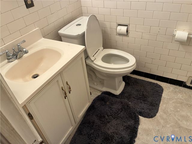 127 Hanover Ave, Colonial Heights, VA 23834