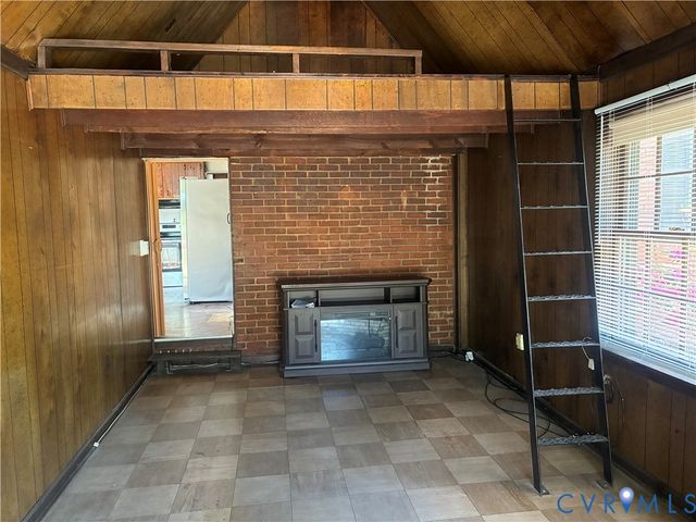 127 Hanover Ave, Colonial Heights, VA 23834