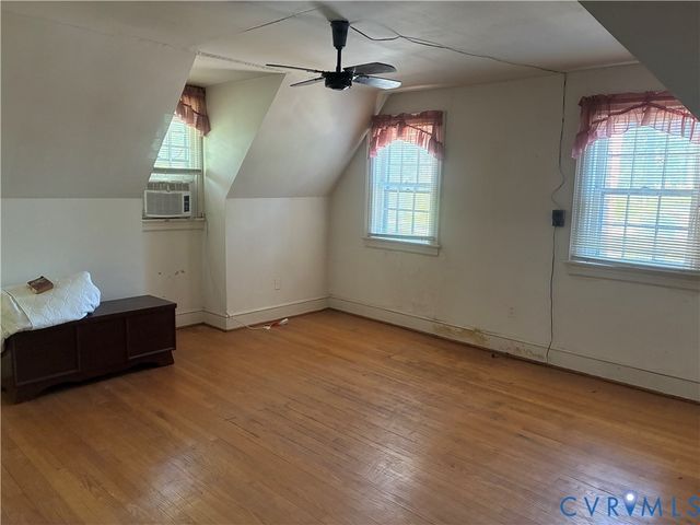 127 Hanover Ave, Colonial Heights, VA 23834