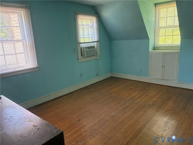 127 Hanover Ave, Colonial Heights, VA 23834