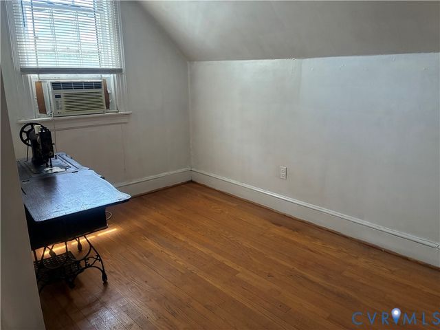 127 Hanover Ave, Colonial Heights, VA 23834