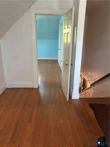 127 Hanover Ave, Colonial Heights, VA 23834