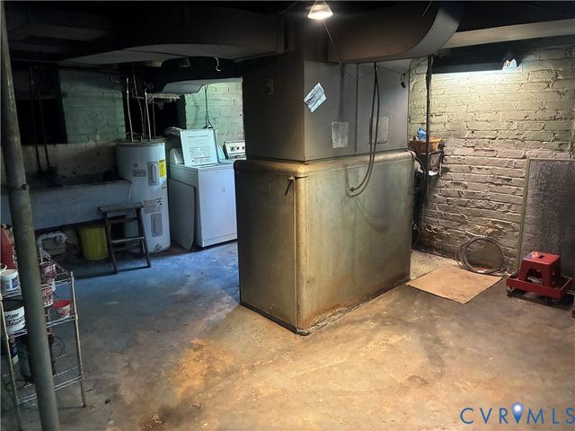 127 Hanover Ave, Colonial Heights, VA 23834