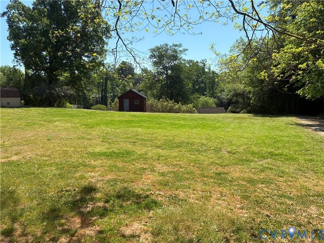 127 Hanover Ave, Colonial Heights, VA 23834