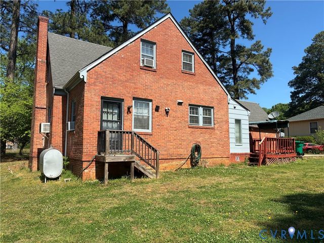 127 Hanover Ave, Colonial Heights, VA 23834
