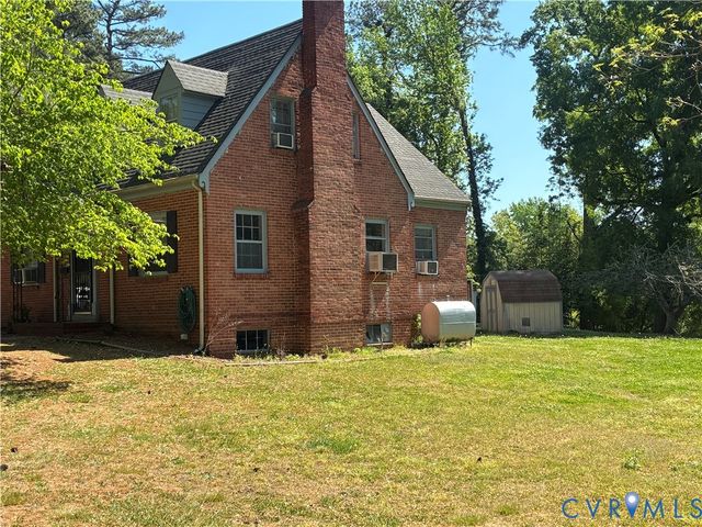 127 Hanover Ave, Colonial Heights, VA 23834