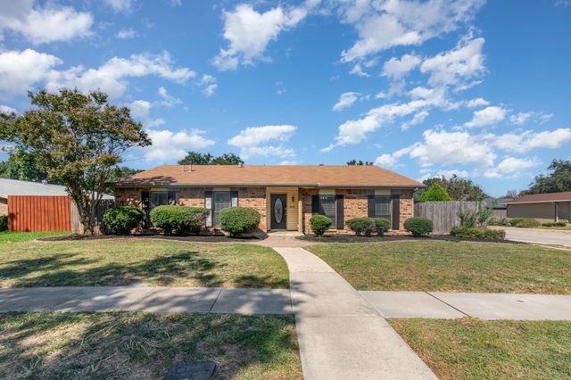 5065 Pemberton Lane, The Colony, TX 75056
