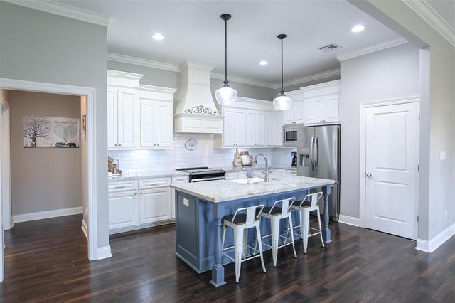 4194 Camryn Road, Lake Charles, LA 70611