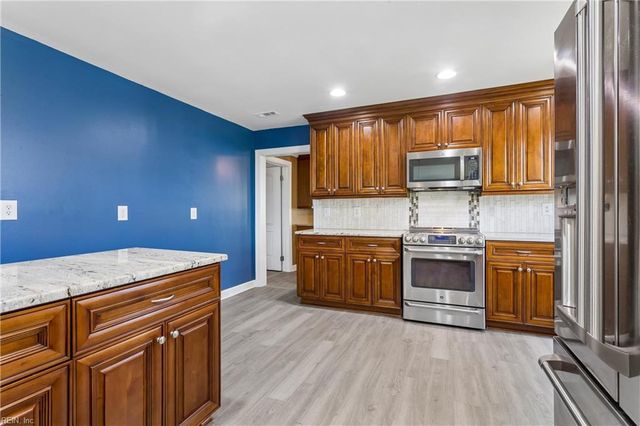 80 Messick RD, Poquoson, VA 23662