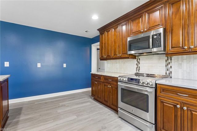 80 Messick RD, Poquoson, VA 23662