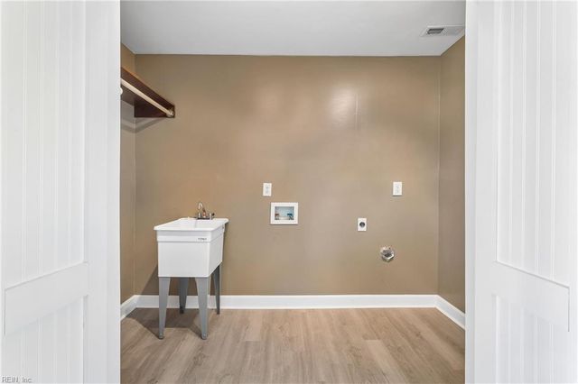 80 Messick RD, Poquoson, VA 23662