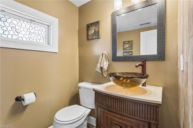 80 Messick RD, Poquoson, VA 23662