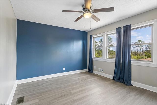 80 Messick RD, Poquoson, VA 23662