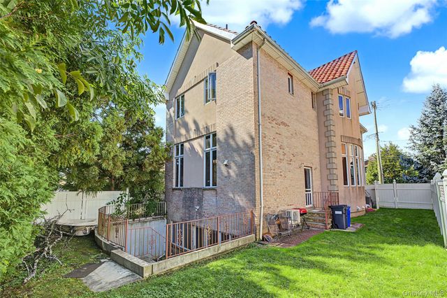 160-01 13 Avenue, Whitestone, NY 11357