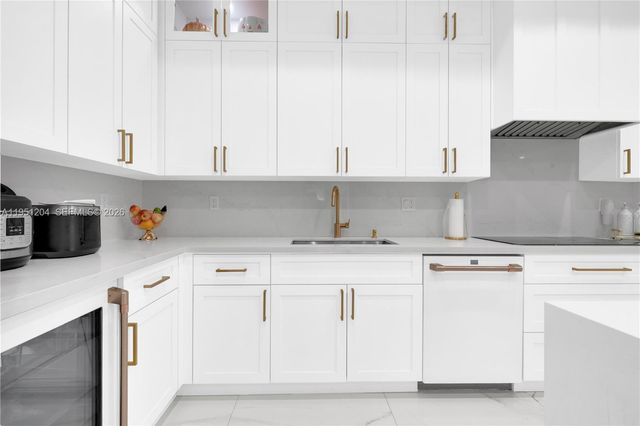 13341 SW 41st St, Miami, FL 33175