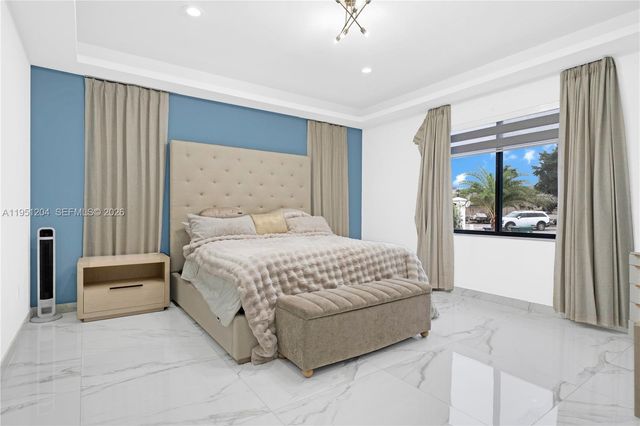 13341 SW 41st St, Miami, FL 33175