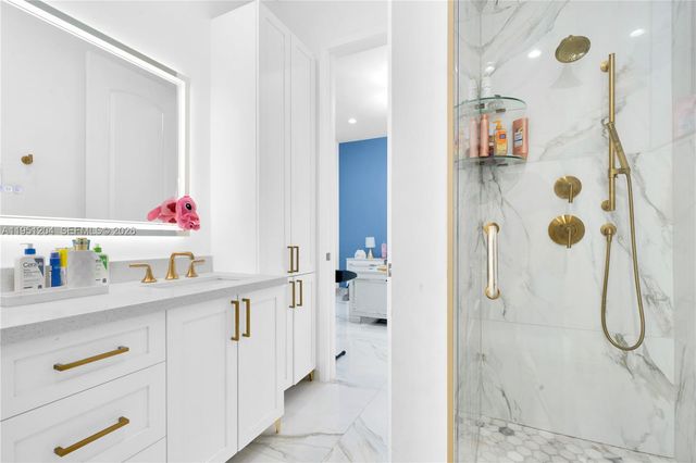 13341 SW 41st St, Miami, FL 33175