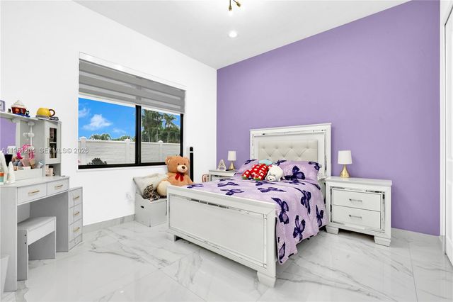 13341 SW 41st St, Miami, FL 33175