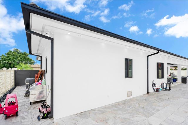 13341 SW 41st St, Miami, FL 33175