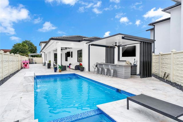 13341 SW 41st St, Miami, FL 33175