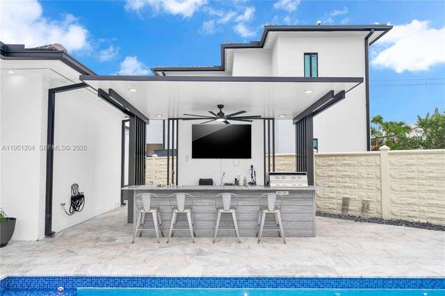 13341 SW 41st St, Miami, FL 33175