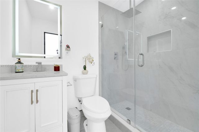 13341 SW 41st St, Miami, FL 33175