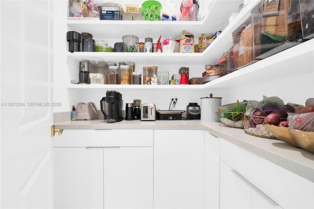 13341 SW 41st St, Miami, FL 33175