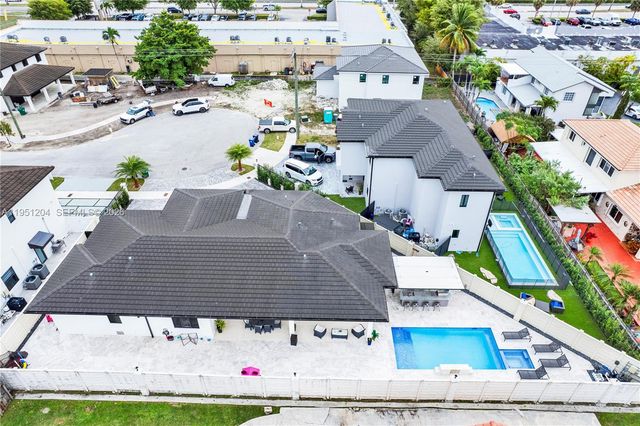 13341 SW 41st St, Miami, FL 33175