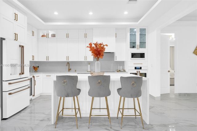 13341 SW 41st St, Miami, FL 33175