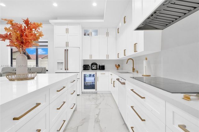 13341 SW 41st St, Miami, FL 33175