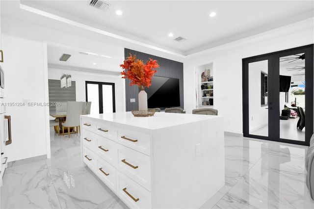 13341 SW 41st St, Miami, FL 33175