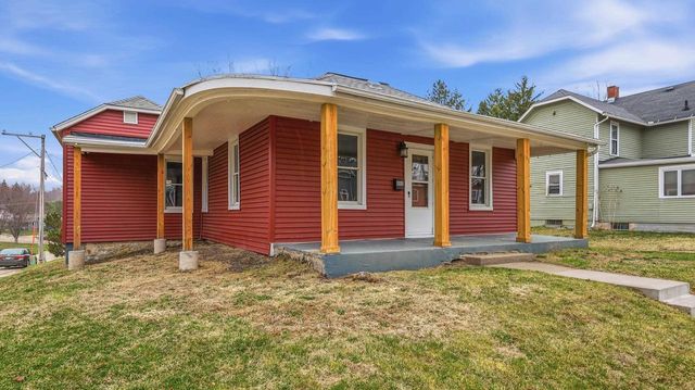 480 W Cedar Street, Platteville, WI 53808