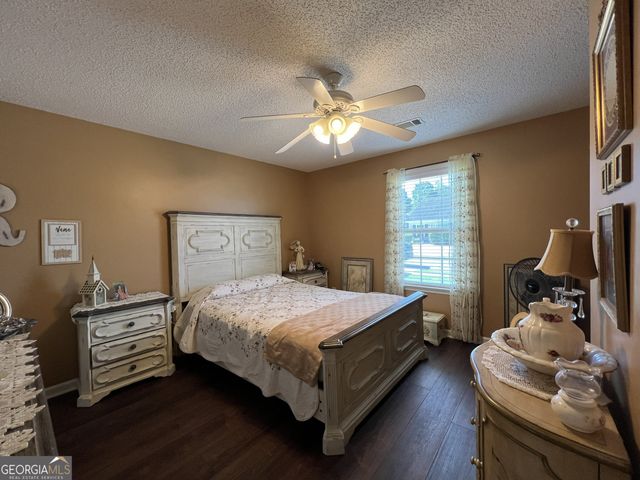 1711 Summerwoods Lane, Griffin, GA 30224