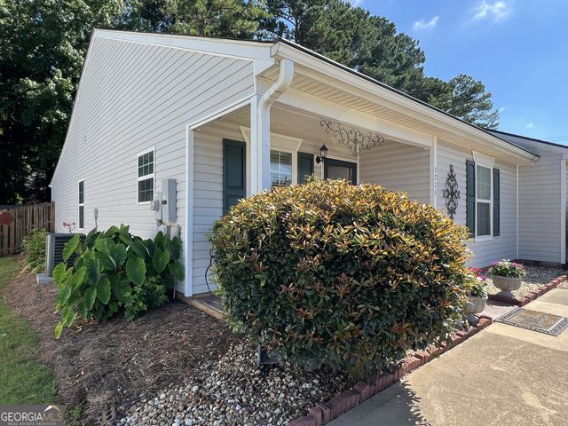 1711 Summerwoods Lane, Griffin, GA 30224