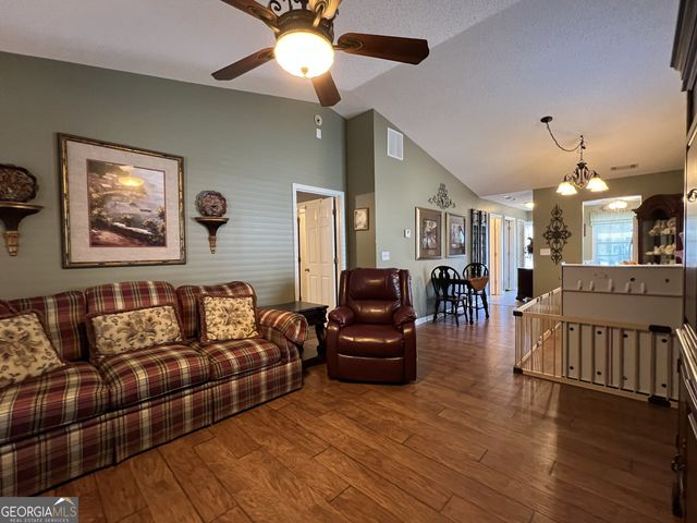 1711 Summerwoods Lane, Griffin, GA 30224