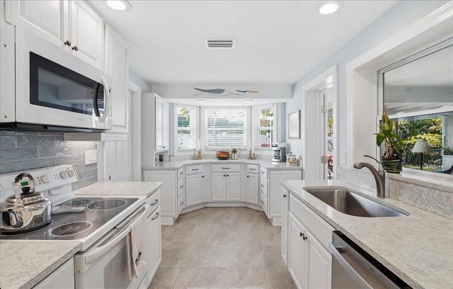 204 84TH STREET, Holmes Beach, FL 34217