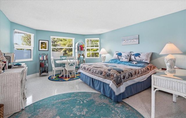 204 84TH STREET, Holmes Beach, FL 34217